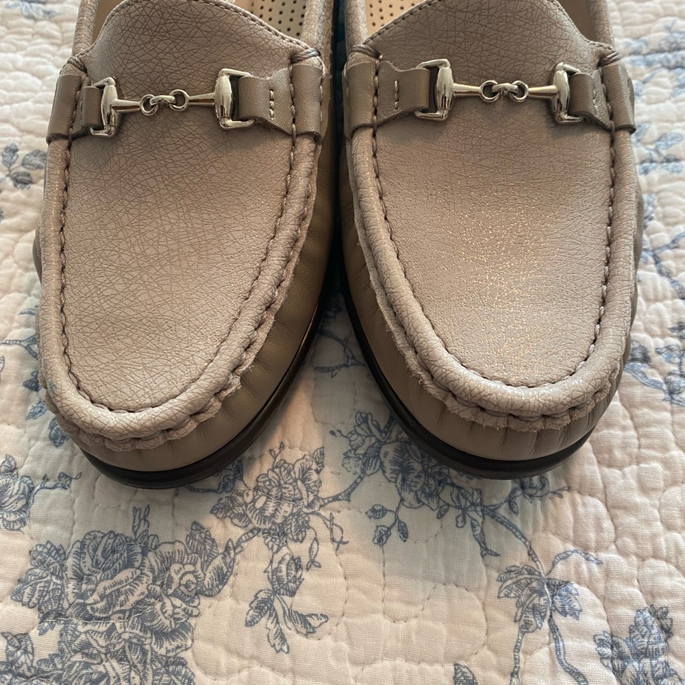 SAS Metro Slip On Loafer Taupe/Champagne Size 8.5 Made in USA - Picture 9 of 9